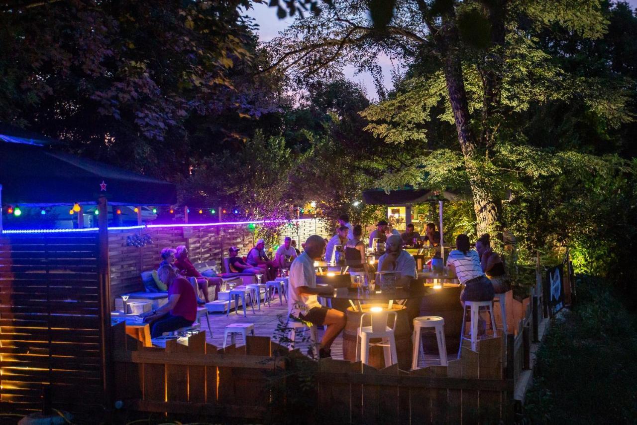 Camping De La Bageasse Бріуд Екстер'єр фото